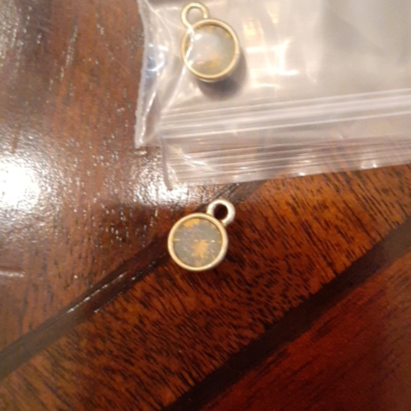 Lia Sophia Earrings - Picture 4 of 4